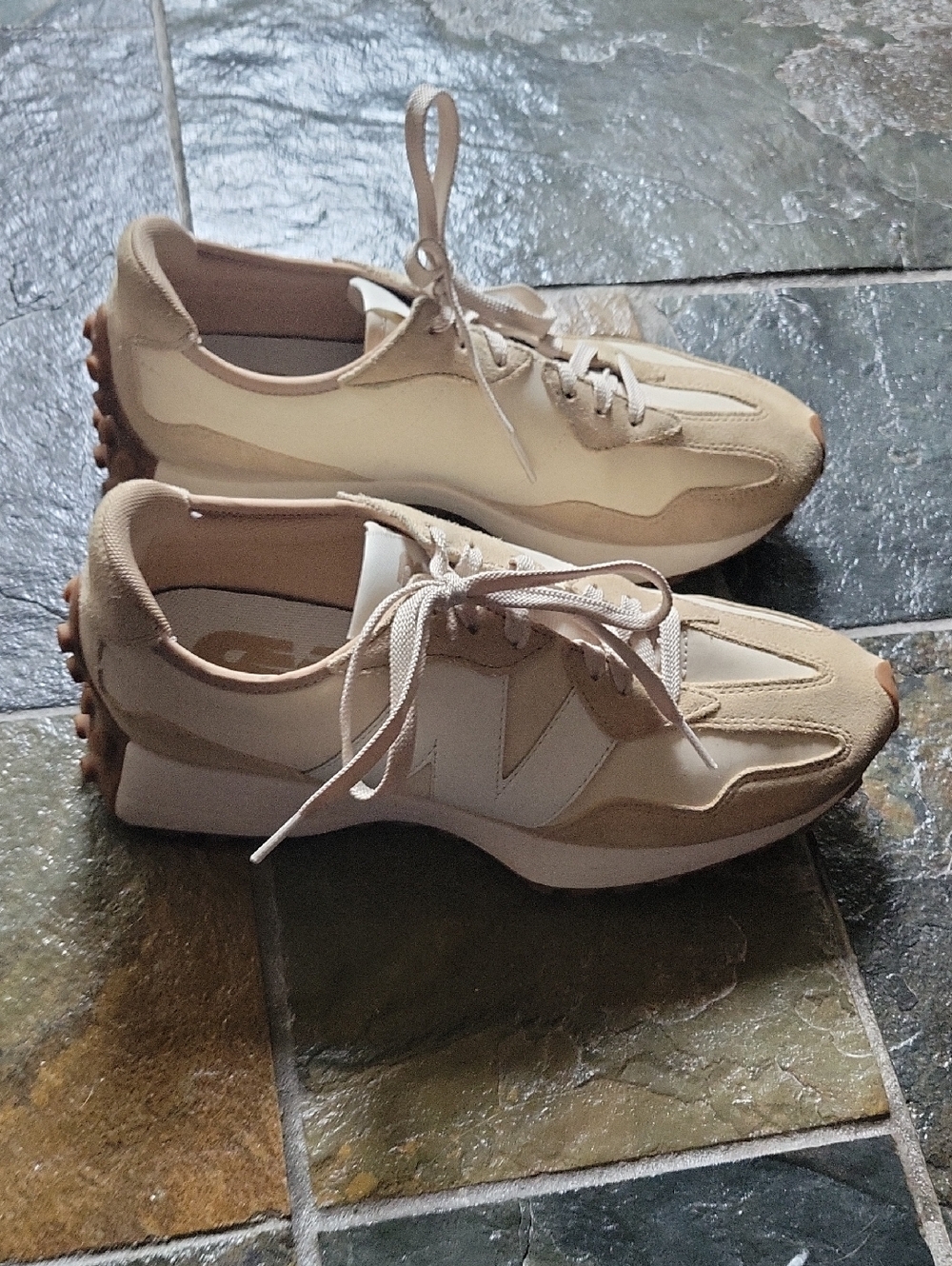 New Balance Cream and Beige Retro Runner Sneakers Men's 9.5, Women's 11